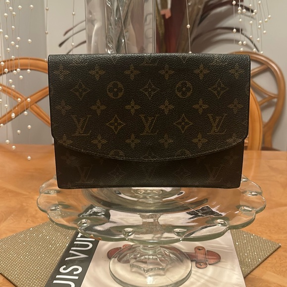 Louis Vuitton Pouch - Picture 1 of 10